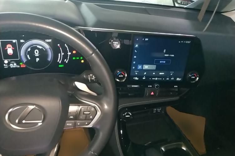 Used Lexus NX 2023 350h Front-Wheel-Drive Chuan Yue Edition Center Console