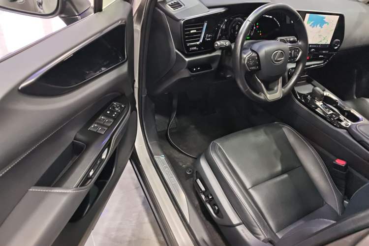 Used Lexus NX 2023 350h Front-Wheel-Drive Chuan Yue Edition Driver Seat