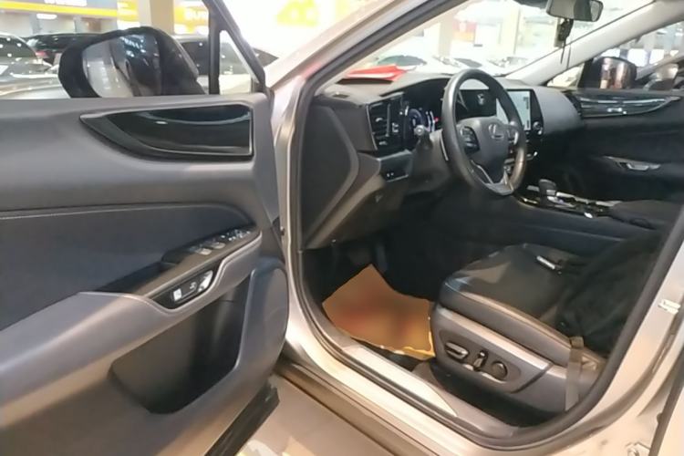 Used Lexus NX 2023 350h Front-Wheel-Drive Chuan Yue Edition Driver Seat