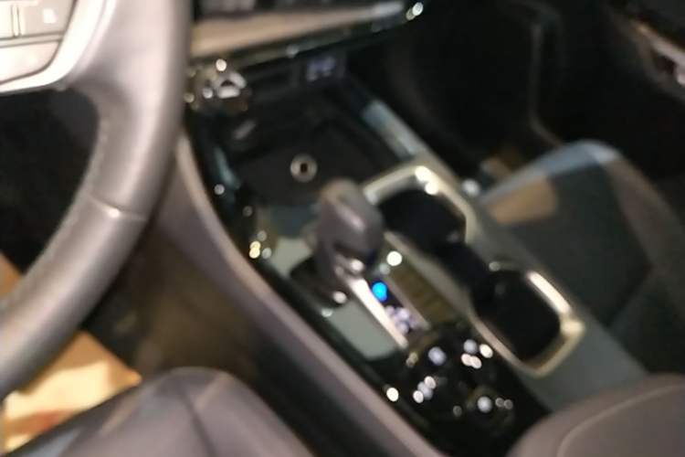 Used Lexus NX 2023 350h Front-Wheel-Drive Chuan Yue Edition Gear Lever