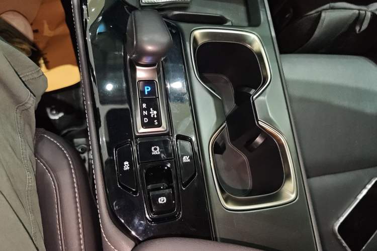 Used Lexus NX 2023 350h Front-Wheel-Drive Chuan Yue Edition Gear Lever