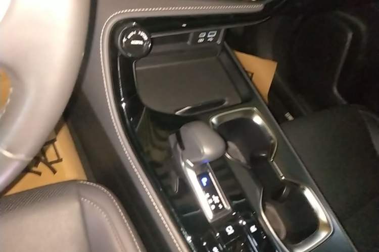 Used Lexus NX 2023 350h Front-Wheel-Drive Chuan Yue Edition Gear Lever
