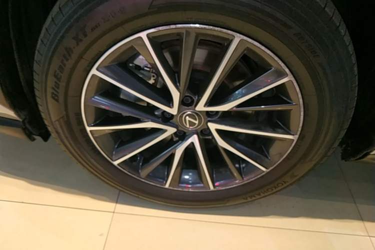 Used Lexus NX 2023 350h Front-Wheel-Drive Chuan Yue Edition Left Front Wheel Hub
