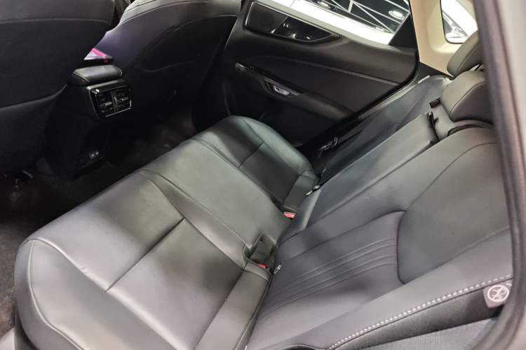 Used Lexus NX 2023 350h Front-Wheel-Drive Chuan Yue Edition Left Rear Seat