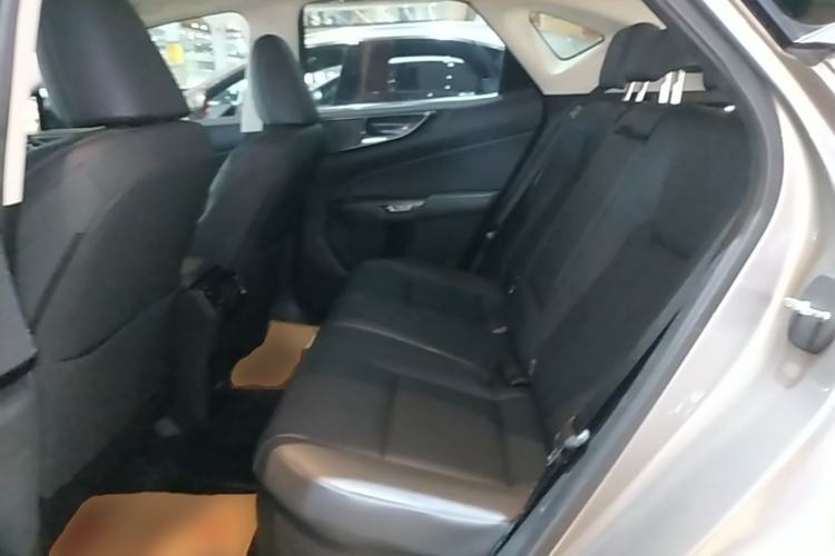 Used Lexus NX 2023 350h Front-Wheel-Drive Chuan Yue Edition Left Rear Seat