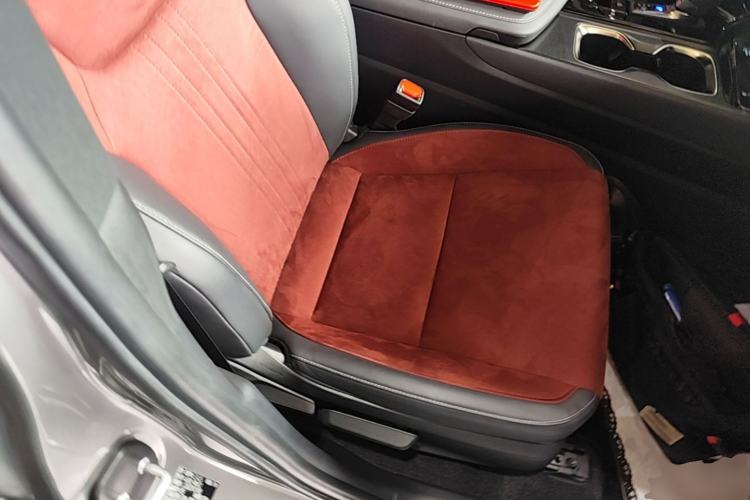Used Lexus NX 2023 350h Front-Wheel-Drive Xinchichi Version Right Front Seat