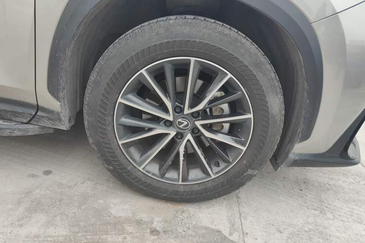 Used Lexus NX 2023 260 Front-Wheel Drive Chuanchi Edition Right Front Wheel Hub