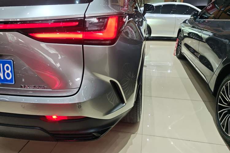 Used Lexus NX 2023 350h Front-Wheel-Drive Chuan Yue Edition Right Rear Taillight