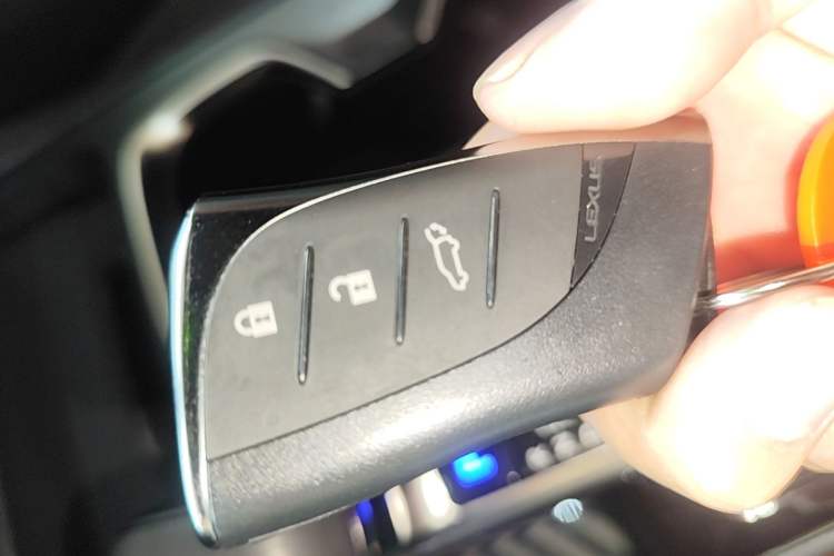 Used Lexus NX 2023 350h Front-Wheel-Drive Xinchichi Version Vehicle Key