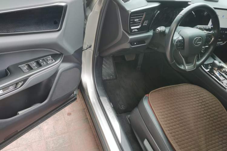 Used Lexus NX 2023 260 Front-Wheel Drive Chuanchi Edition Driver Seat