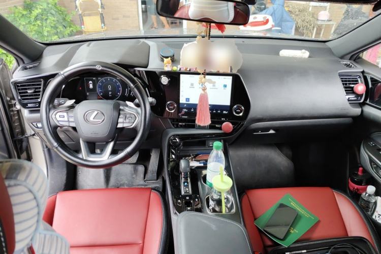 Used Lexus NX 2023 260 Front-Wheel Drive Chuanchi Edition Center Console
