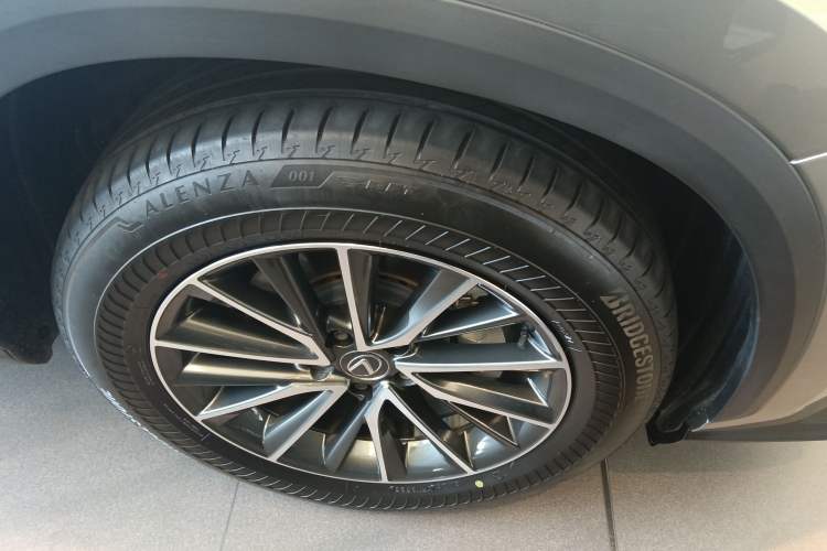 Used Lexus NX 2023 350h Front-Wheel-Drive Chuan Yue Edition Exterior 4