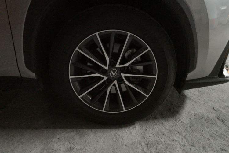 Used Lexus NX 2023 350h Front-Wheel-Drive Chuan Yue Edition Right Front Wheel Hub