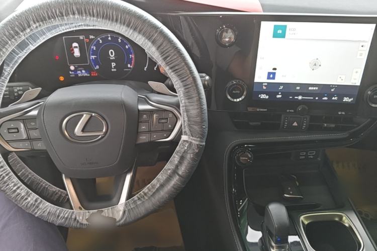 Used Lexus NX 2023 260 Front-Wheel Drive Chuan Yue Edition Center Console