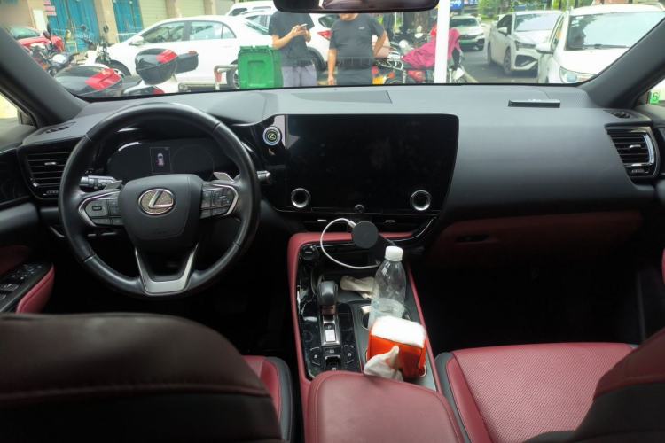 Used Lexus NX 2023 260 Front-Wheel Drive ChuanYou Special Edition Center Console