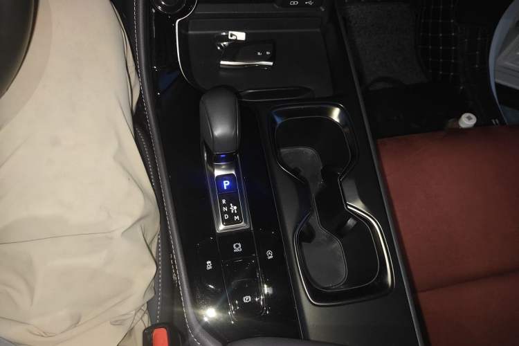 Used Lexus NX 2023 260 Front-Wheel Drive Chuanchi Edition Gear Lever
