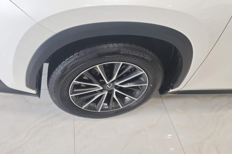 Used Lexus NX 2023 260 Front-Wheel Drive Chuan Yue Edition Left Front Wheel Hub