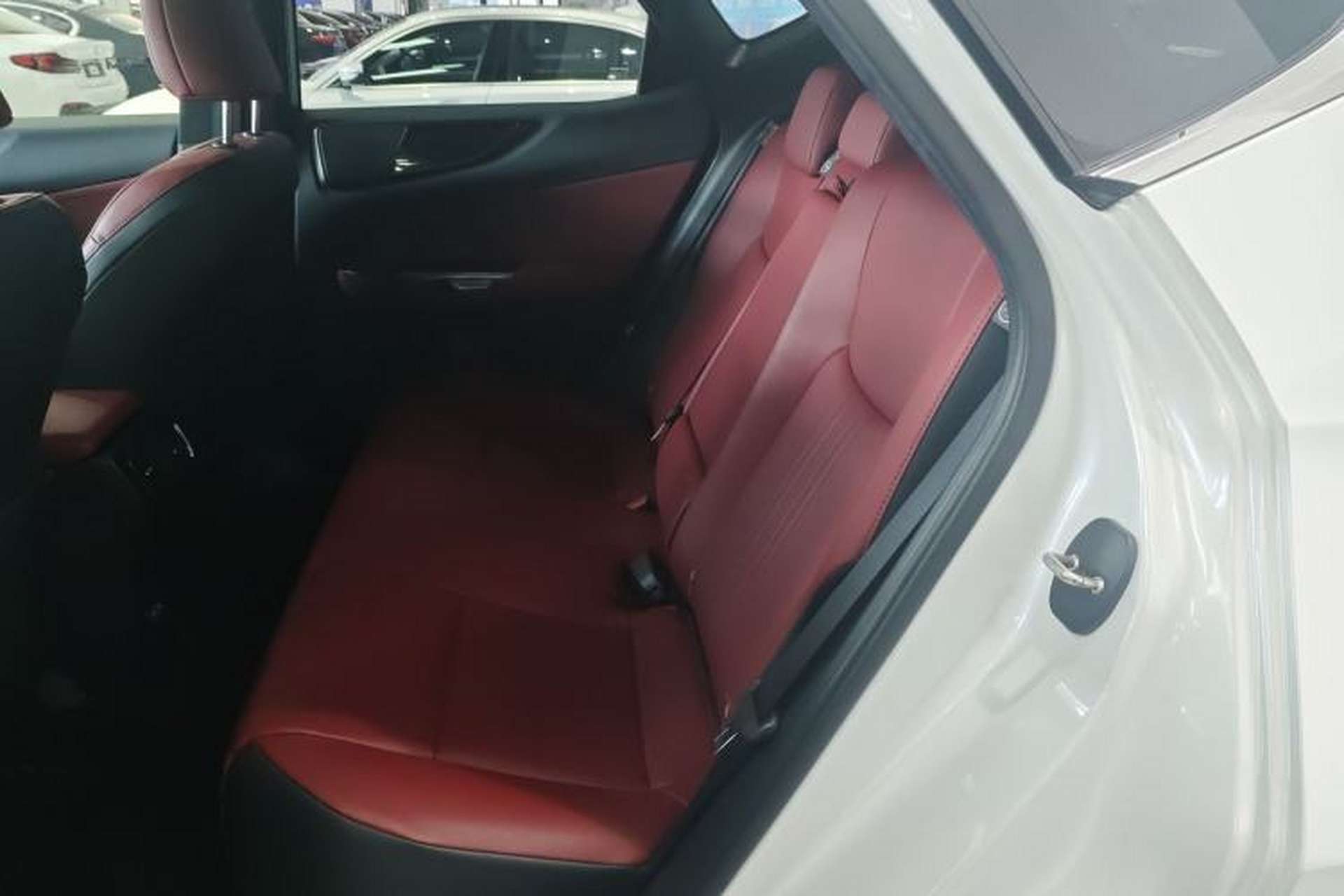 Used Lexus NX 2023 260 Front-Wheel Drive Chuan Yue Edition Left Rear Seat