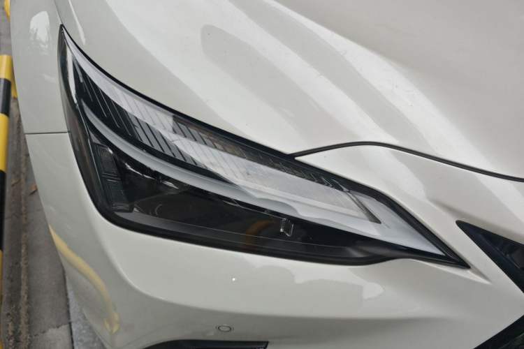 Used Lexus NX 2023 350h Front-Wheel-Drive Chuan Yue Edition Right Front Headlight