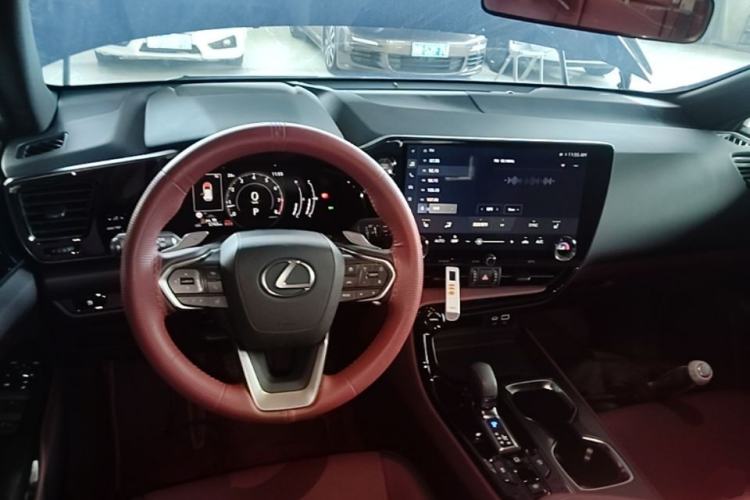 Used Lexus NX 2024 260 Front-Wheel Drive Chuan Yue Edition Center Console