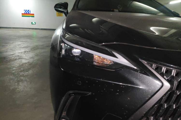 Used Lexus NX 2024 350h Front-Drive Elite Edition Right Front Headlight