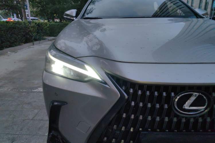 Used Lexus NX 2024 260 Front-Wheel Drive Chuanchi Edition Right Front Headlight