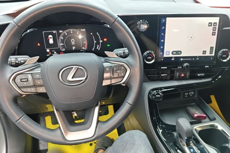 Used Lexus NX 2024 260 Front-Wheel Drive Chuanchi Edition Center Console
