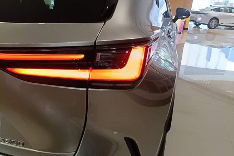 Used Lexus NX 2024 260 Front-Wheel Drive Chuan Yue Edition Exterior 3