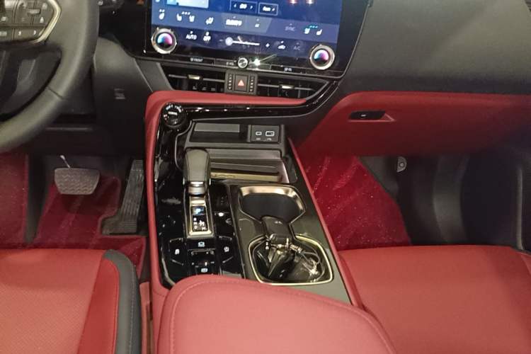 Used Lexus NX 2024 260 Front-Wheel Drive Chuan Yue Edition Gear Lever