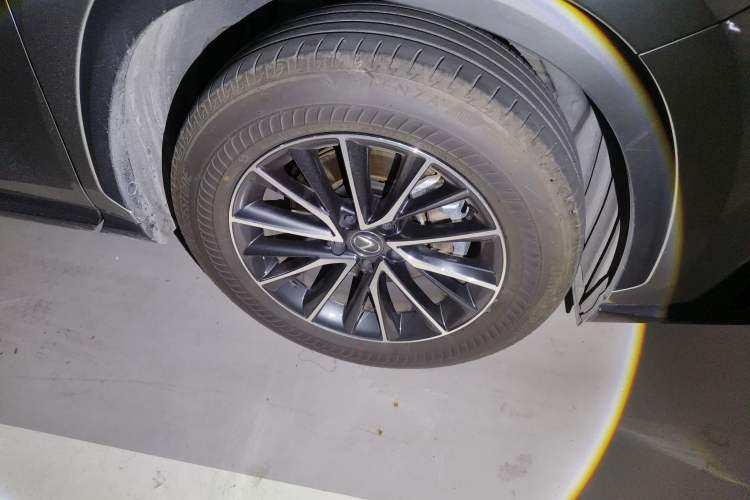 Used Lexus NX 2024 260 Front-Wheel Drive Chuanchi Edition Right Front Wheel Hub