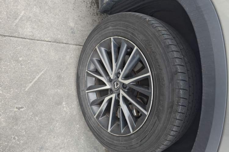 Used Lexus NX 2024 260 Front-Wheel Drive Chuanchi Edition Right Front Wheel Hub