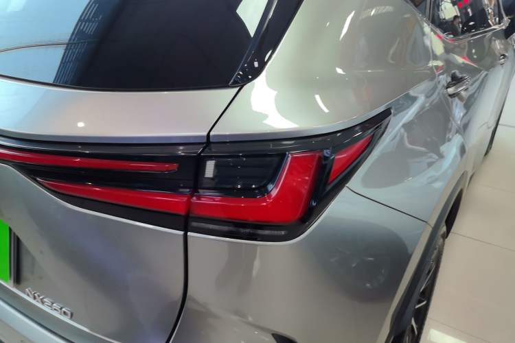 Used Lexus NX 2024 260 Front-Wheel Drive Chuanchi Edition Right Rear Taillight