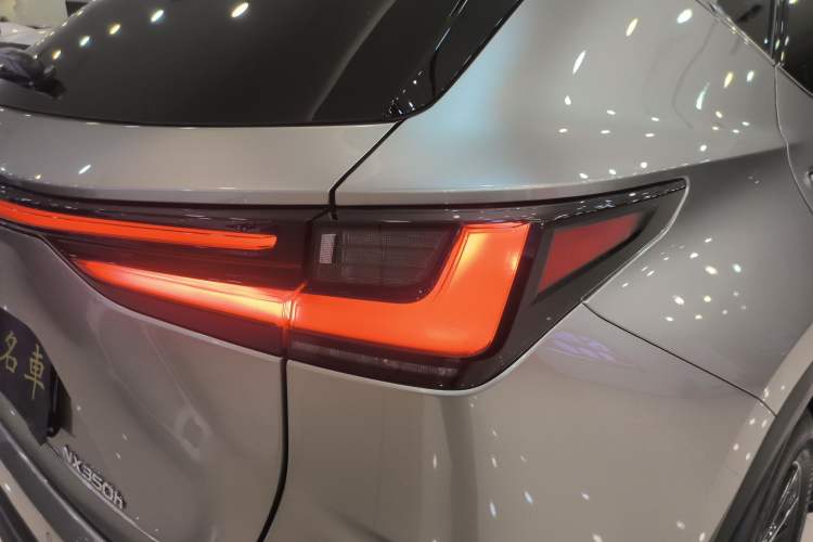 Used Lexus NX 2024 350h Front-Drive Xinchu Version Right Rear Taillight