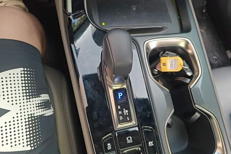 Used Lexus NX 2024 350h All-Wheel-Drive OVERTRAIL Trailblazer Edition Gear Lever