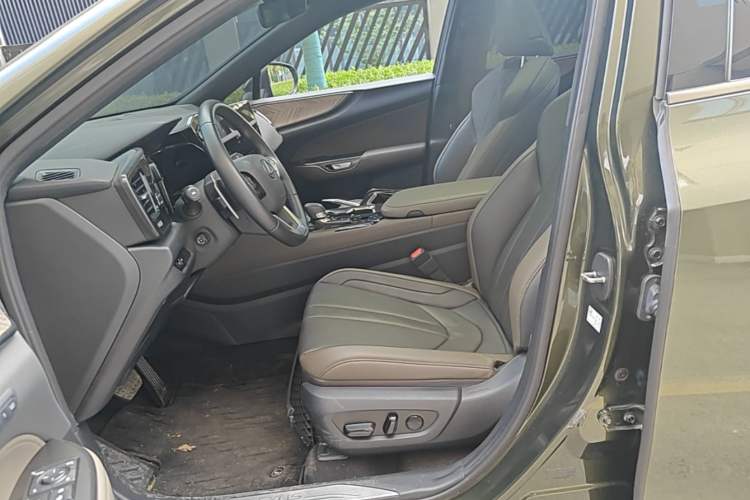 Used Lexus NX 2024 350h All-Wheel-Drive OVERTRAIL Trailblazer Edition Left Front Seat