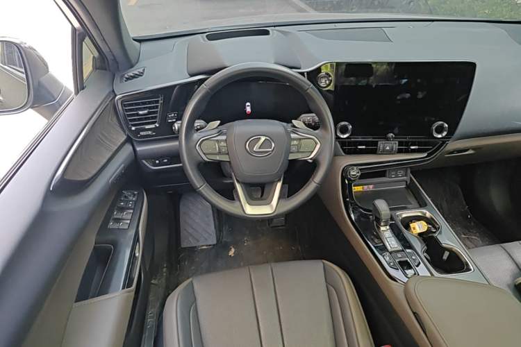 Used Lexus NX 2024 350h All-Wheel-Drive OVERTRAIL Trailblazer Edition Steering Wheel
