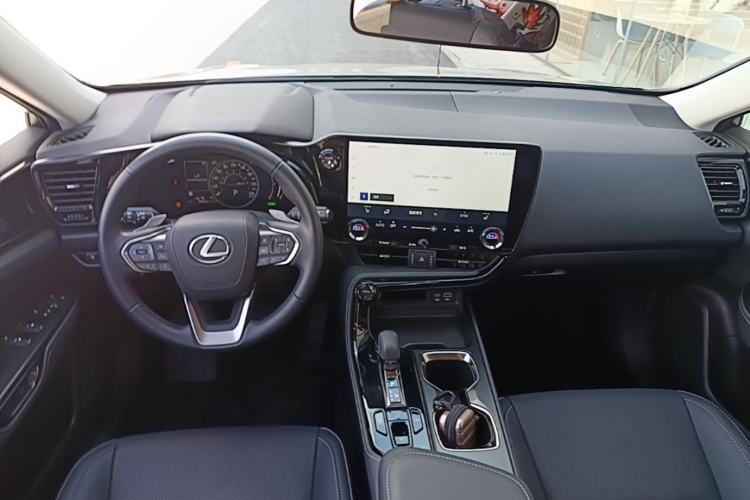 Used Lexus NX 2024 350h Front-Drive Elite Edition Center Console