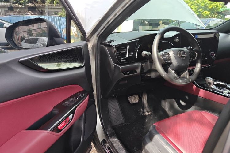 Used Lexus NX 2024 350h Front-Drive Elite Edition Driver Seat