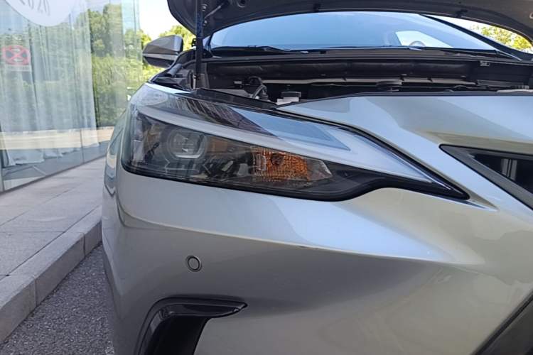 Used Lexus NX 2024 350h Front-Drive Elite Edition Right Front Headlight