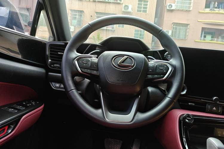 Used Lexus NX 2024 350h Front-Drive Elite Edition Steering Wheel