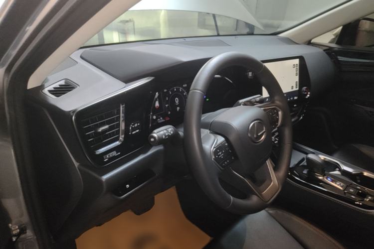 Used Lexus NX 2024 260 Front-Wheel Drive Chuanchi Edition Center Console