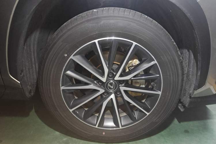 Used Lexus NX 2024 350h All-Wheel Drive Adventure Edition Right Front Wheel Hub