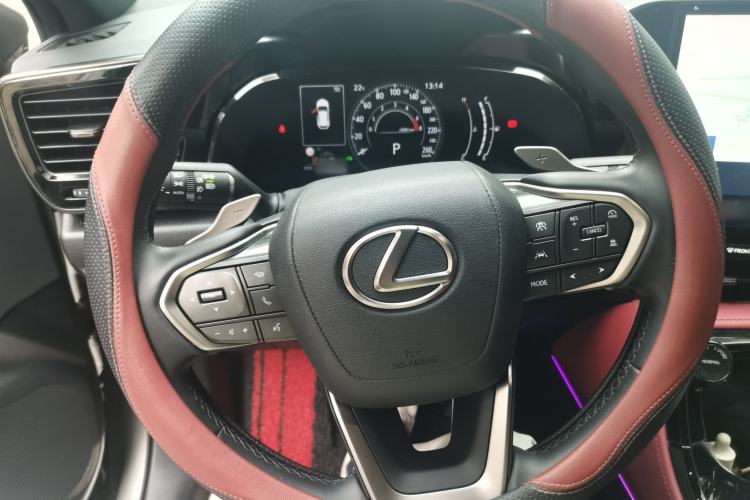 Used Lexus NX 2024 350h Front-Drive Elite Edition Steering Wheel
