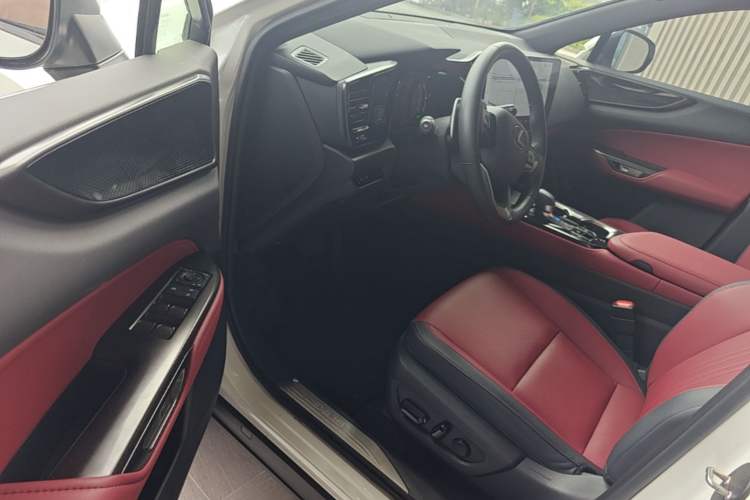 Used Lexus NX 2024 350h Front-Drive Elite Edition Driver Seat