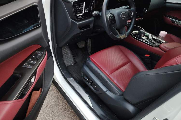 Used Lexus NX 2024 260 Front-Wheel Drive Chuan Yue Edition Driver Seat