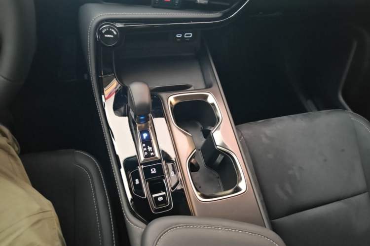 Used Lexus NX 2024 260 Front-Wheel Drive Chuanchi Edition Gear Lever