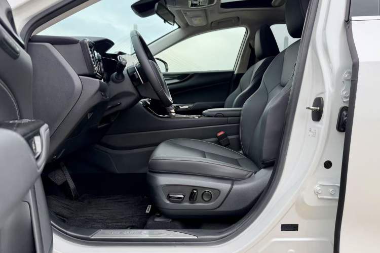 Used Lexus NX 2024 260 Front-Wheel Drive Chuan Yue Edition Interior 8