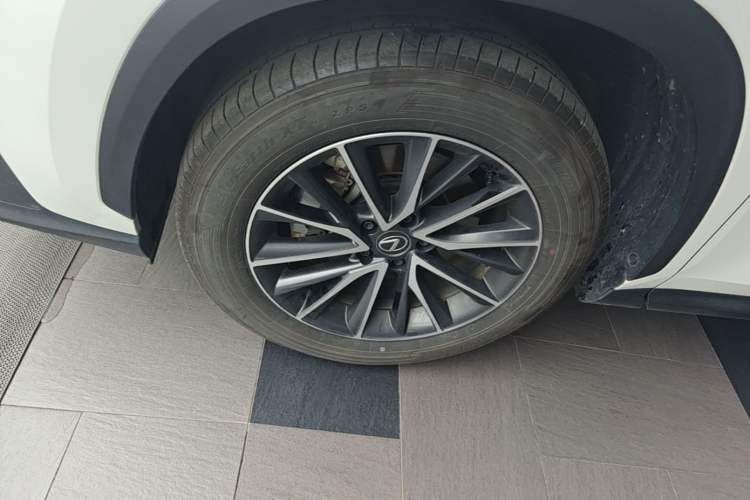 Used Lexus NX 2024 350h Front-Drive Elite Edition Left Front Wheel Hub