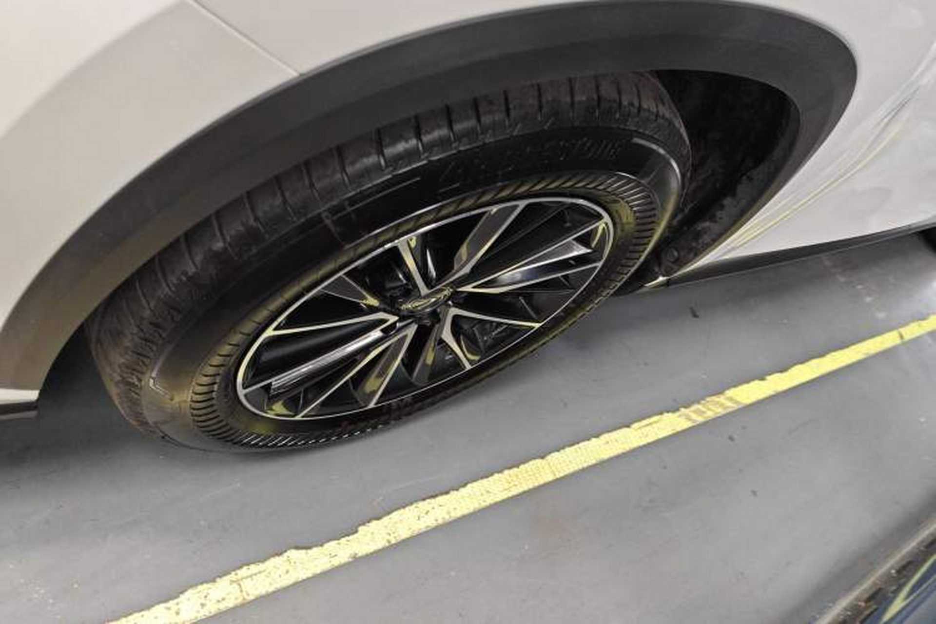 Used Lexus NX 2024 350h Front-Drive Elite Edition Left Front Wheel Hub