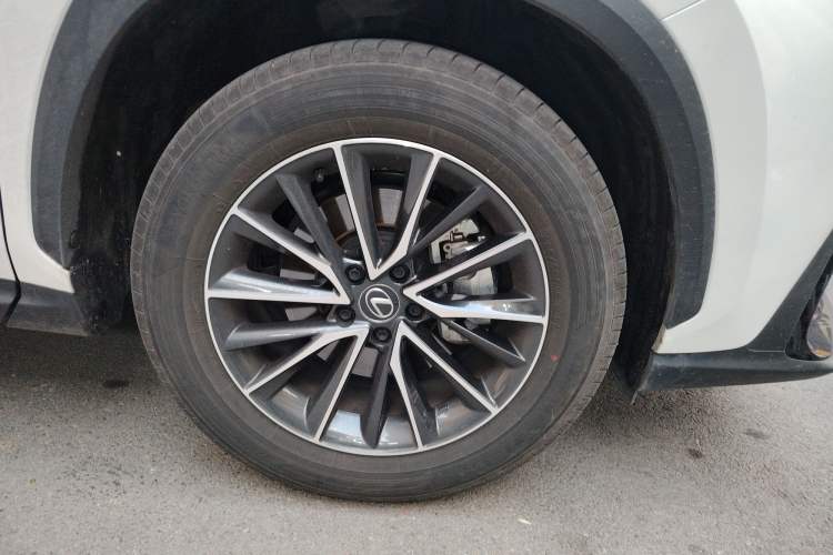 Used Lexus NX 2024 260 Front-Wheel Drive Chuan Yue Edition Right Front Wheel Hub